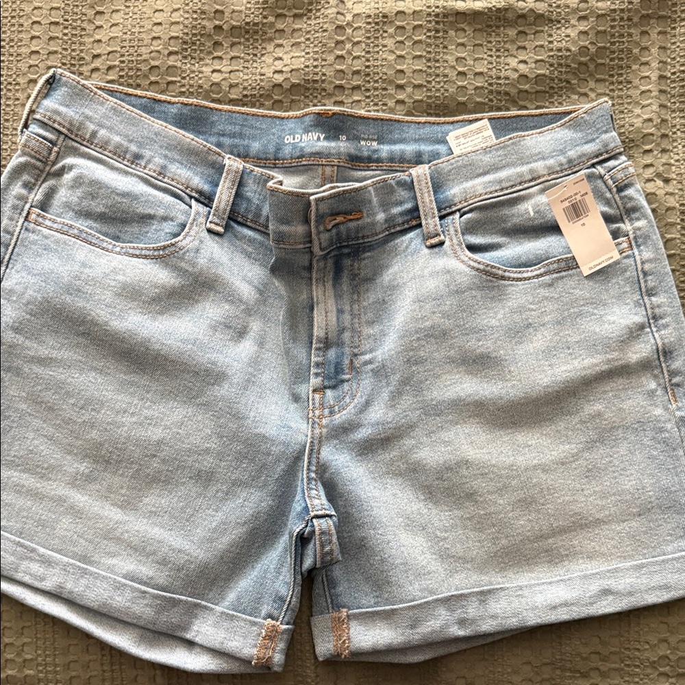 Old Navy Light Wash Denim Roll-Hem Shorts - Women's